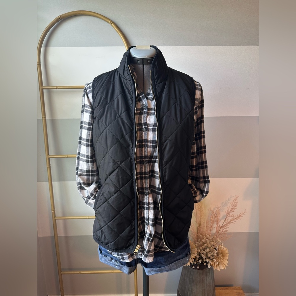 Old Navy Black Quilted Vest